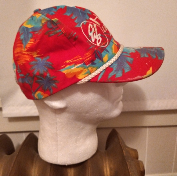 Retro Hawaiian Trucker Hat - Picture 3 of 4